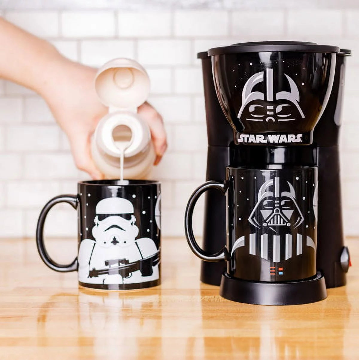 Uncanny Brands Star Wars Darth Vader &#038; Stormtrooper Coffee Maker Set